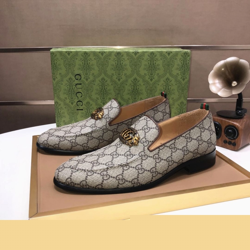 G*u*i leather shoes